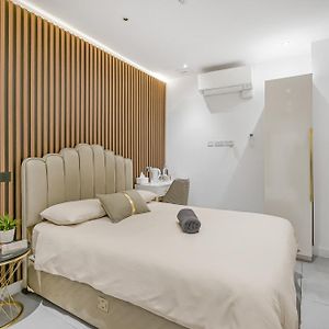 Deluxe  Without Window Double Room